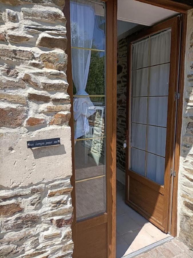 Le Moulin De Benneville Chambres D'Hotes, Petit Dejeuner Compris Cahagnes Exterior foto