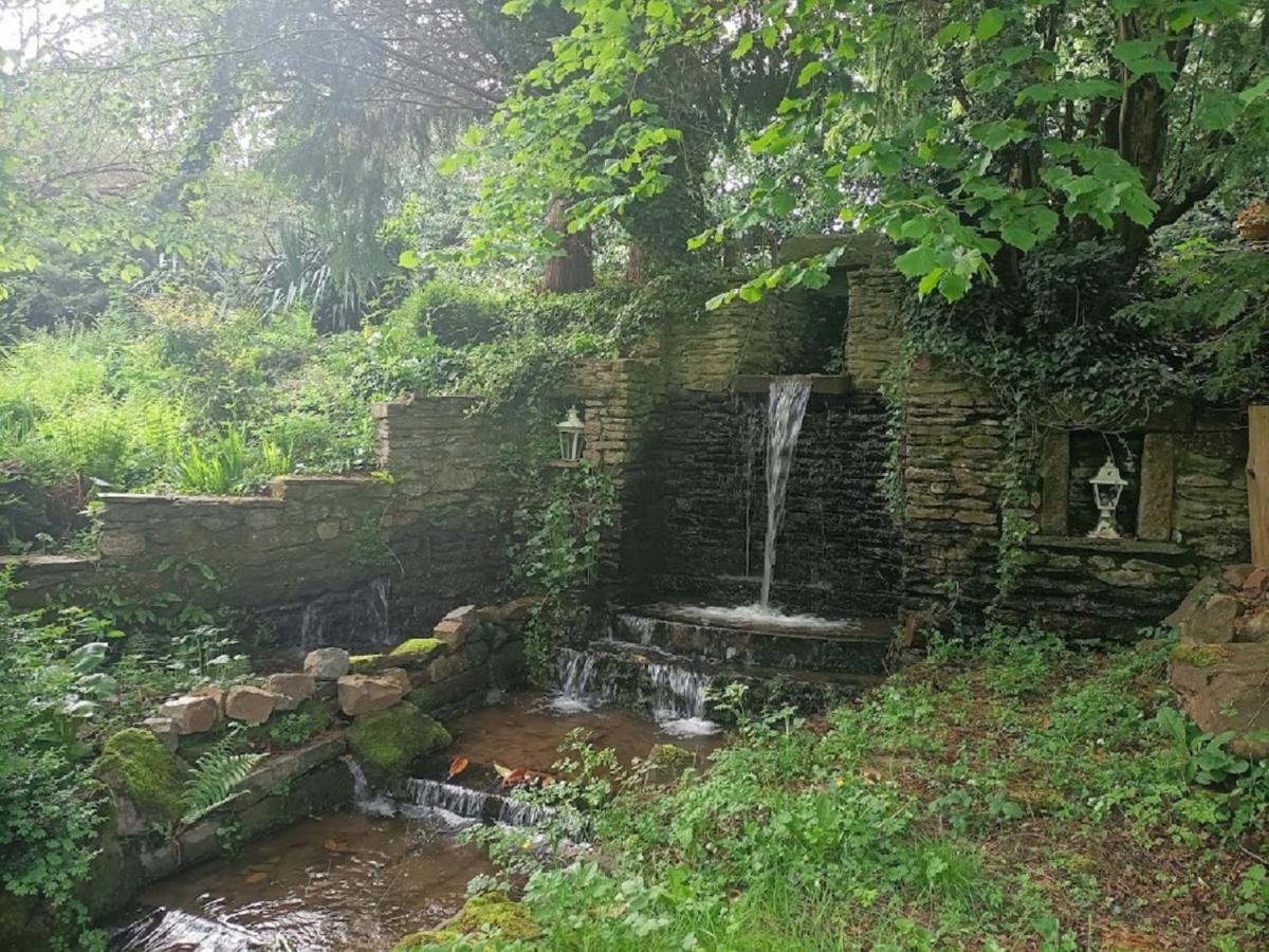 Le Moulin De Benneville Chambres D'Hotes, Petit Dejeuner Compris Cahagnes Exterior foto